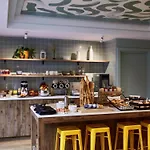 Adagio Buttes Chaumont Aparthotel 4*