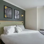 Adagio Buttes Chaumont Aparthotel 4*