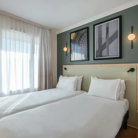 Aparthotel Adagio Buttes Chaumont 4*
