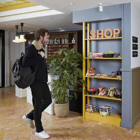 Adagio Buttes Chaumont Aparthotel 4*
