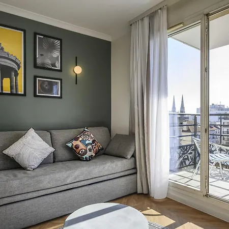 Adagio Buttes Chaumont 4* Parigi