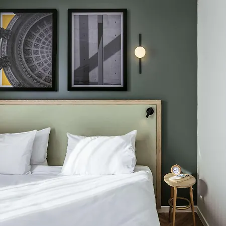 Adagio Buttes Chaumont Aparthotel 4*