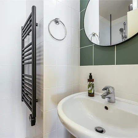 Adagio Buttes Chaumont Aparthotel 4*